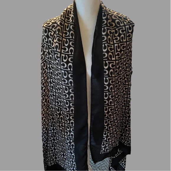 ❤️HOST PICK❤️ JENNIFER McCLINTOCK- Beautiful Black and White Scarf / Shaw NEW - Picture 4 of 4